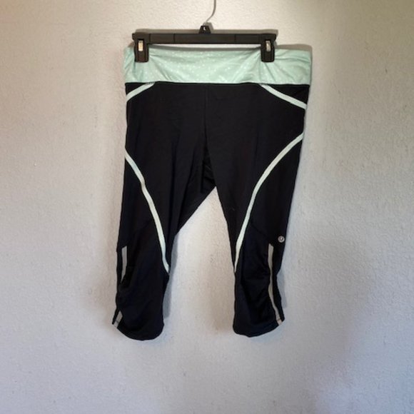 lululemon athletica Pants - Lululemon - Polda Dot Waist Workout Leggings Knee